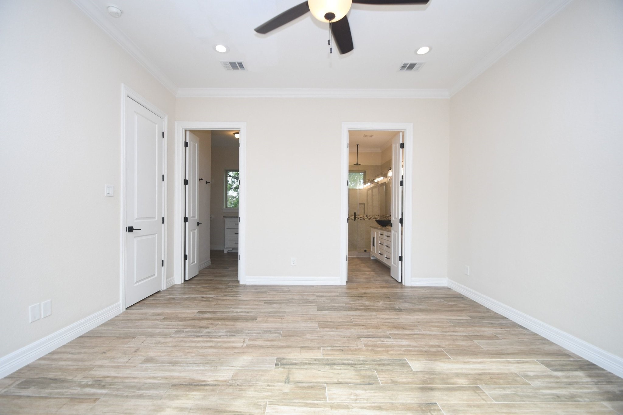 710 Stanford Street, Unit B Houston, TX 77019 - Photo 24 of 33 wooden floor in an empty room