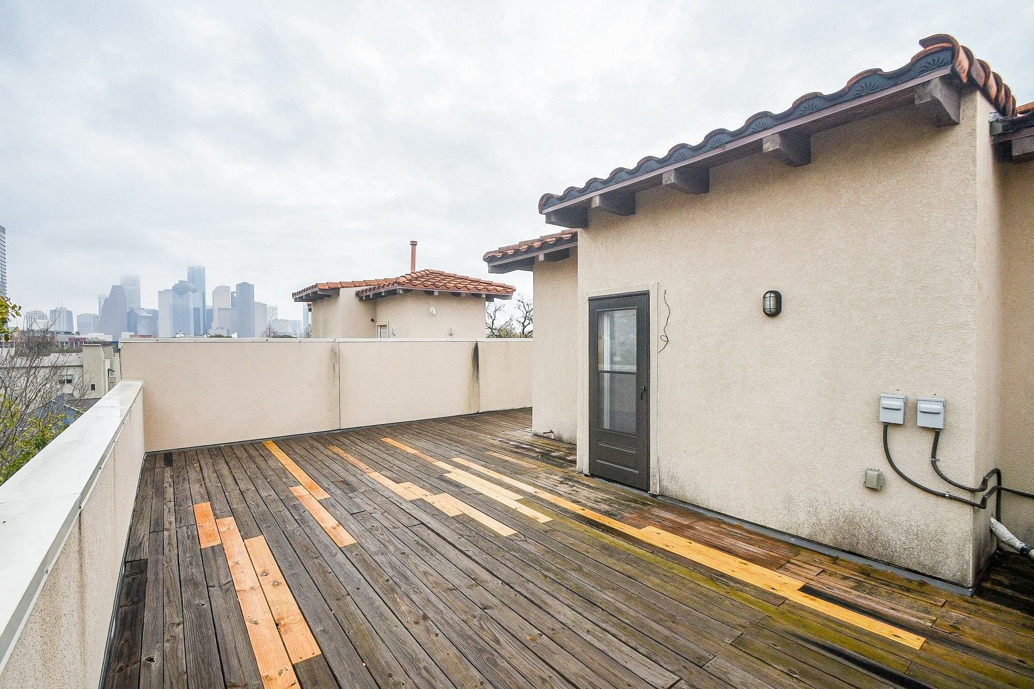 710 Stanford Street, Unit B Houston, TX 77019 - Photo 33 of 33 a view of a terrace