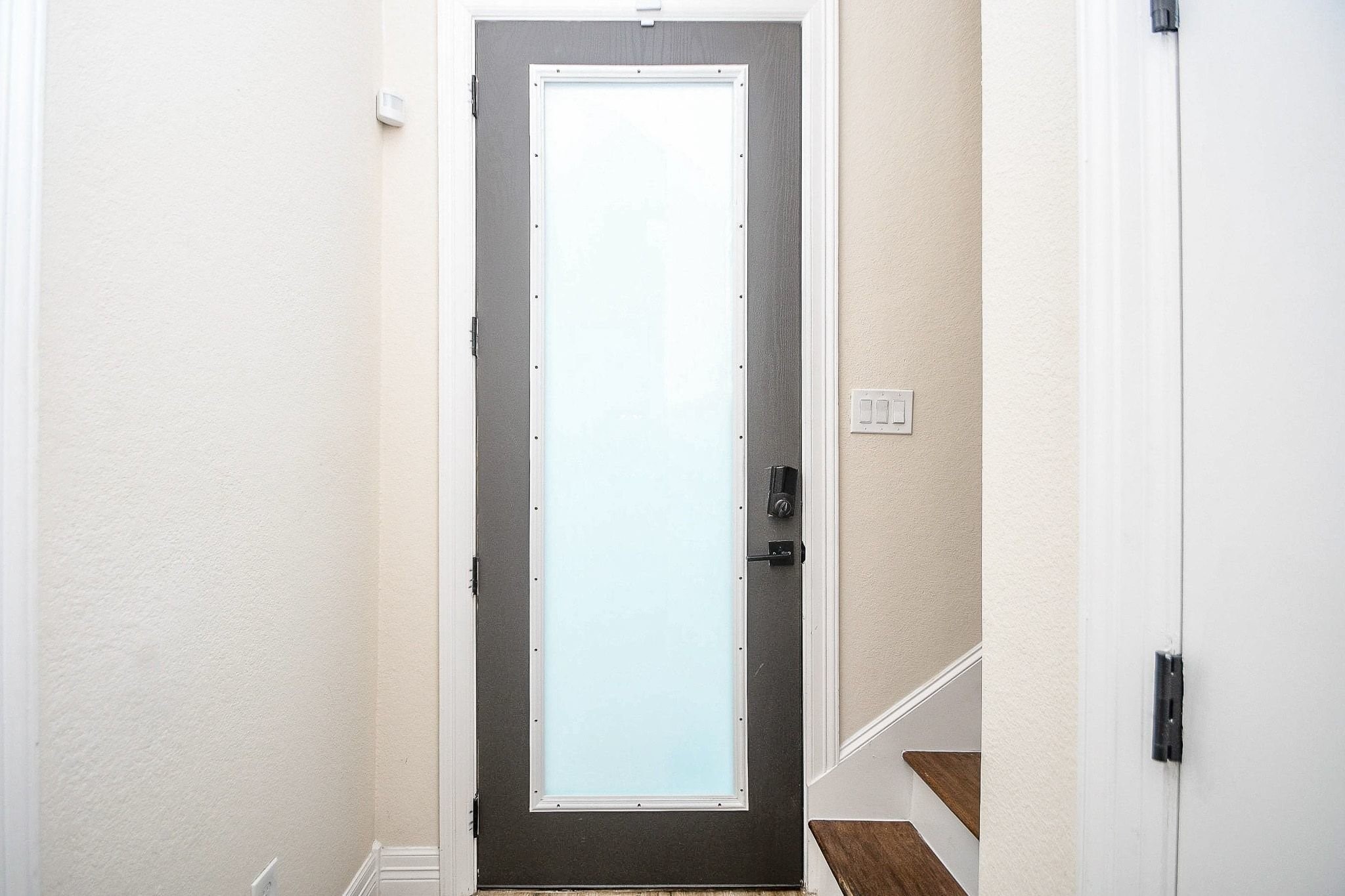 710 Stanford Street, Unit B Houston, TX 77019 - Photo 5 of 33 a view of a hallway