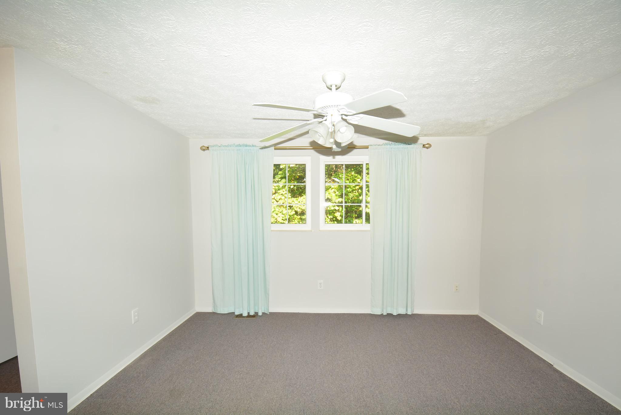 11555 Underoak Court Reston, VA 20191 - Photo 14 of 22 Good Size Master Bedroom