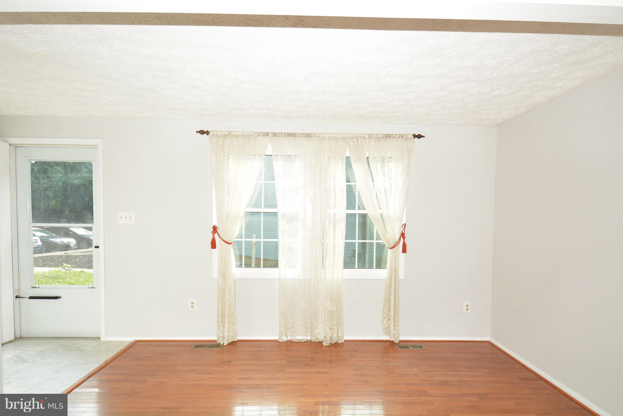 11555 Underoak Court Reston, VA 20191 - Photo 4 of 22 Bright Expanded Living Room