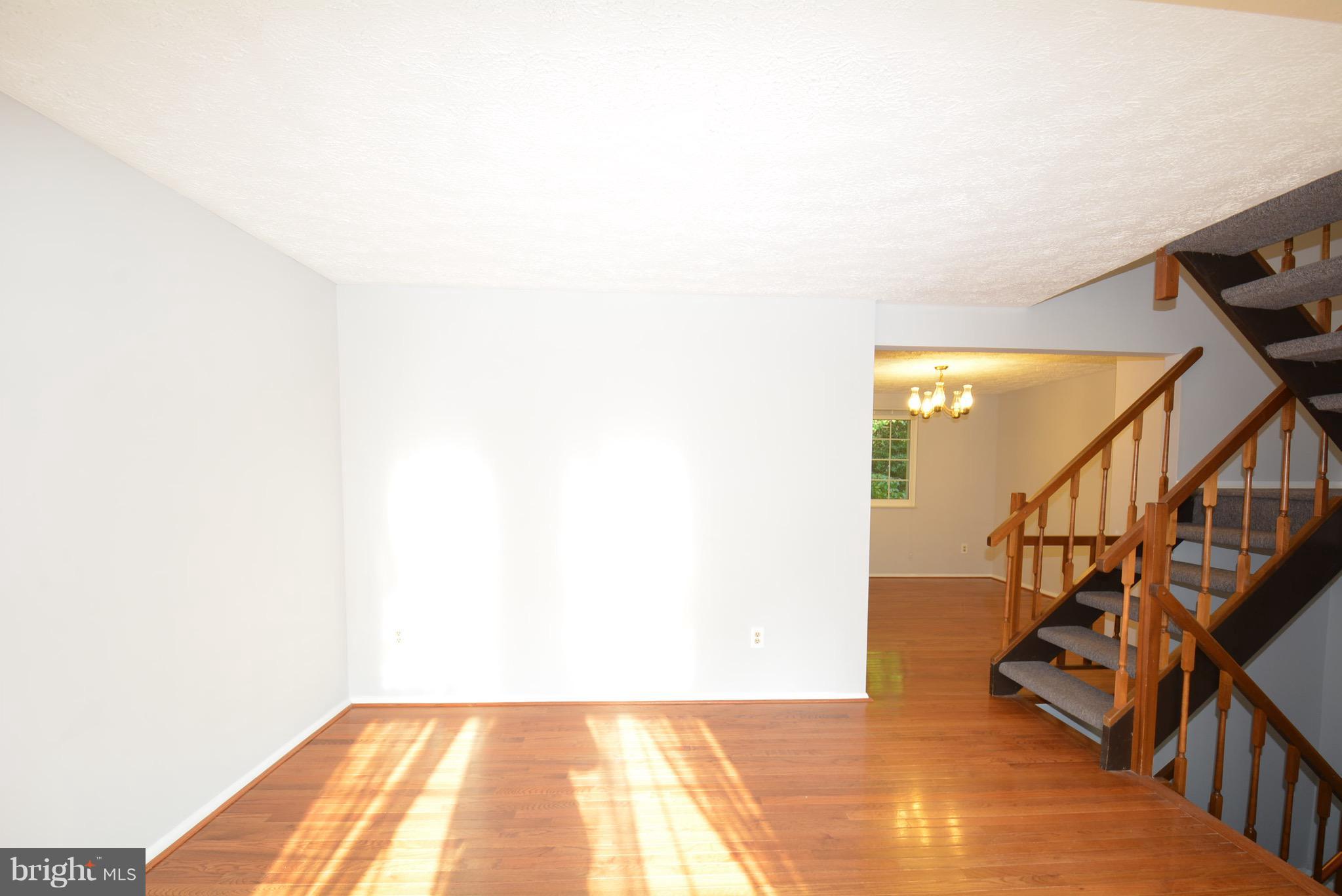 11555 Underoak Court Reston, VA 20191 - Photo 6 of 22 Great for Entertaining