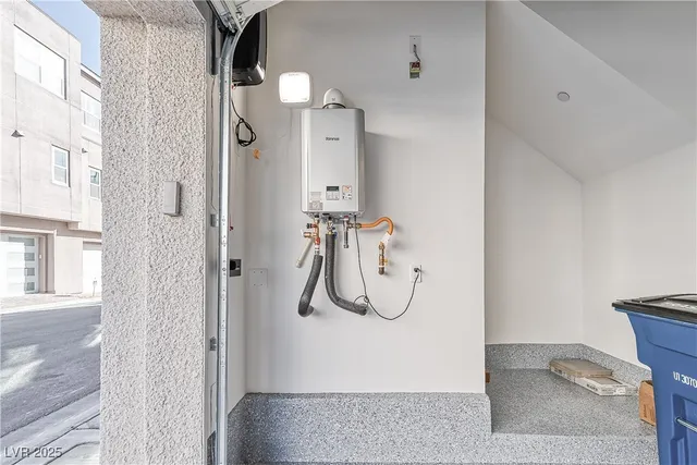 $600,000 | 643 Grey Saker Street, Las Vegas, NV 89138