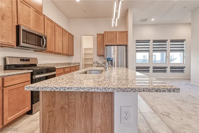 $600,000 | 643 Grey Saker Street, Las Vegas, NV 89138