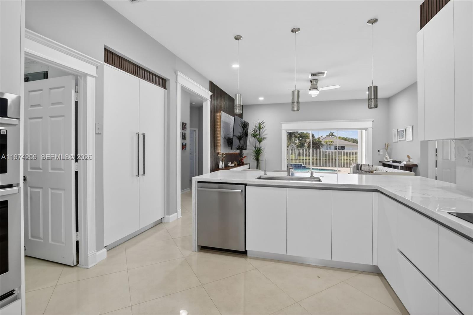 4301 Diamond Row Weston, FL 33331 - Photo 15 of 47
