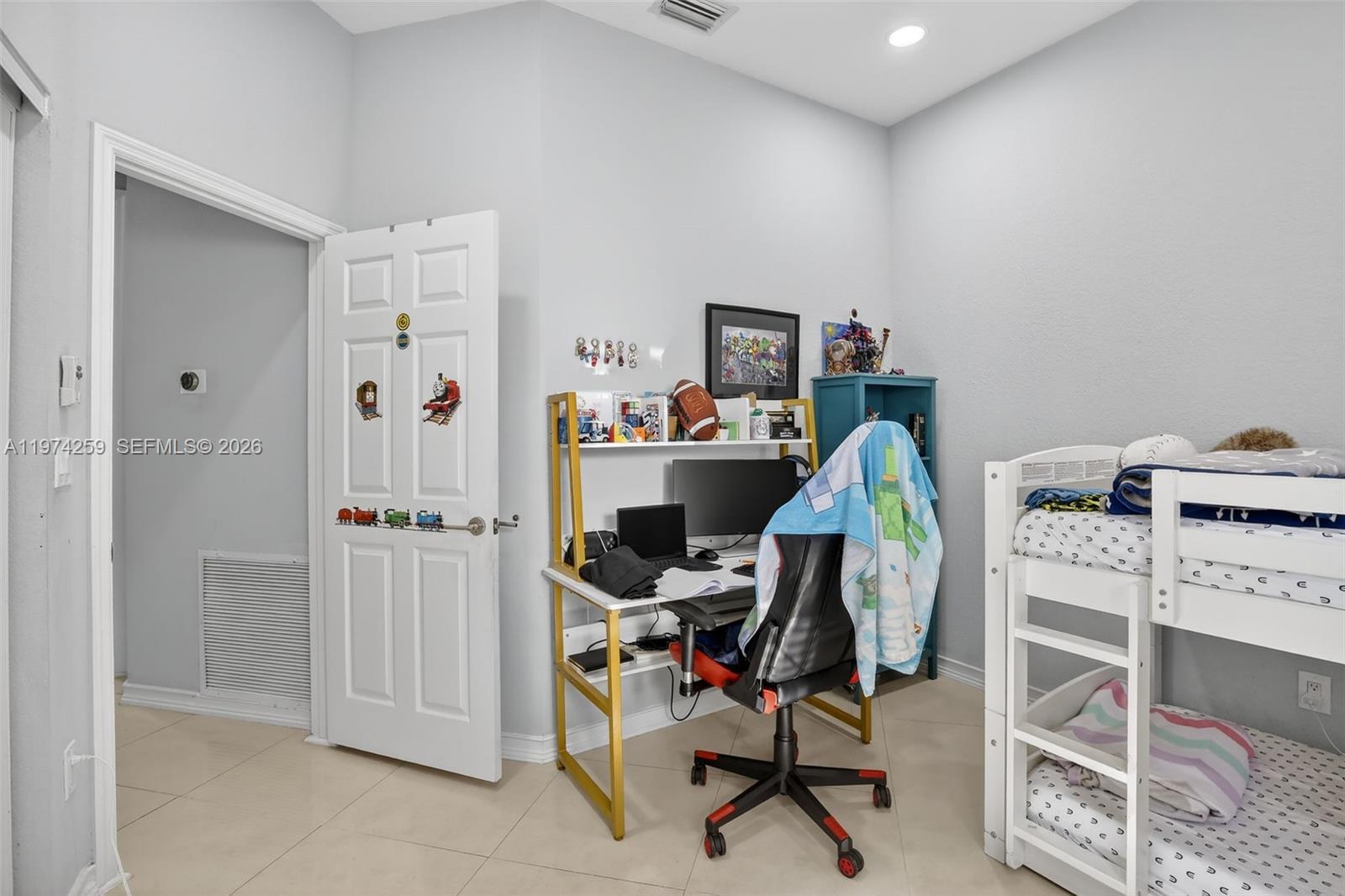 4301 Diamond Row Weston, FL 33331 - Photo 26 of 47