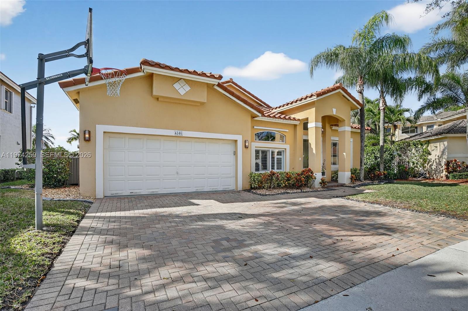 4301 Diamond Row Weston, FL 33331 - Photo 3 of 47