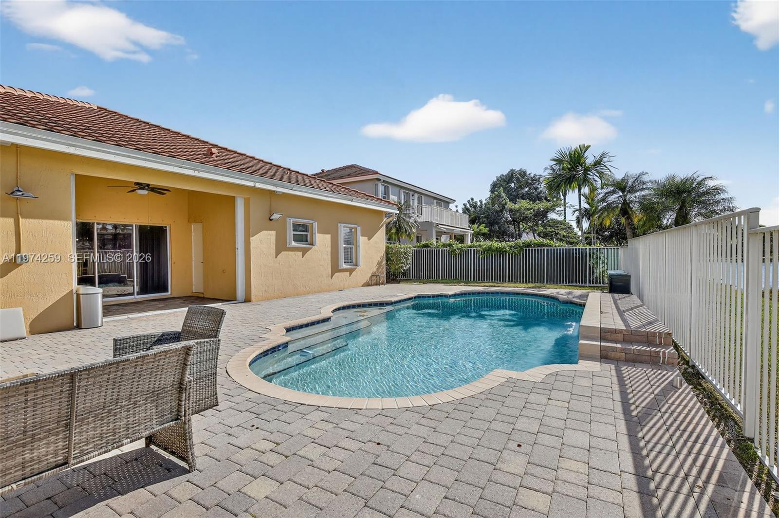 4301 Diamond Row Weston, FL 33331 - Photo 39 of 47