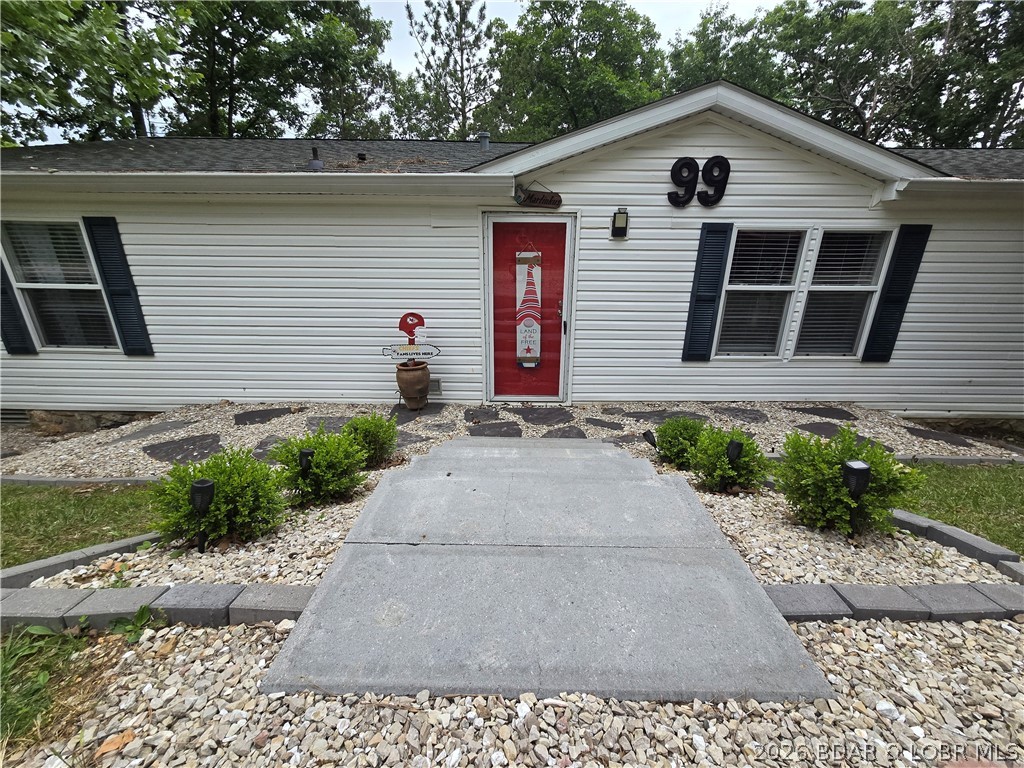 99 Rustic Woods Road Sunrise Beach, MO 65079 - Photo 2 of 48