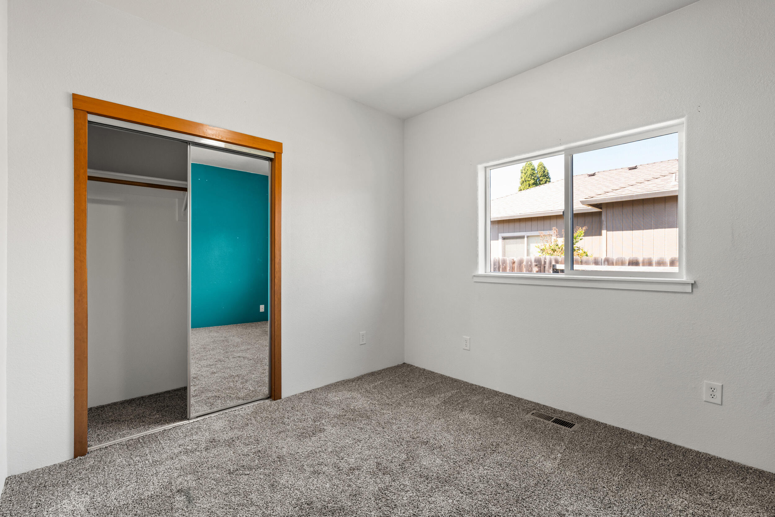 141 Alta Lane Central Point, OR 97502 - Photo 13 of 26 14_141 alta ln-13
