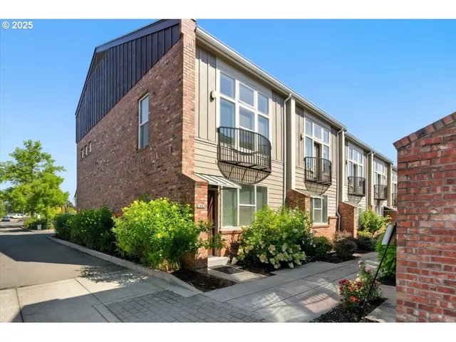 $329,000 | 1443 Northeast Village Street, Fairview, OR 97024