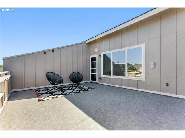 $329,000 | 1443 Northeast Village Street, Fairview, OR 97024