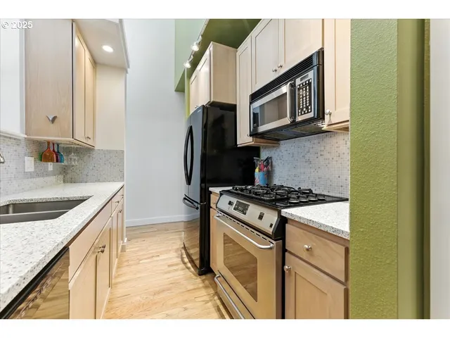 $329,000 | 1443 Northeast Village Street, Fairview, OR 97024