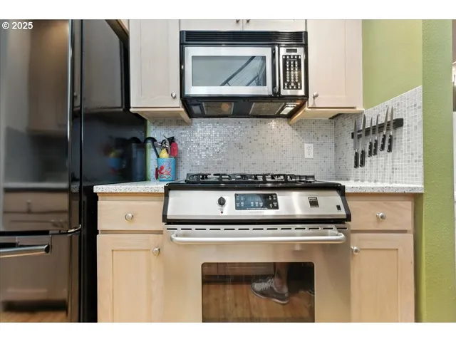 $329,000 | 1443 Northeast Village Street, Fairview, OR 97024