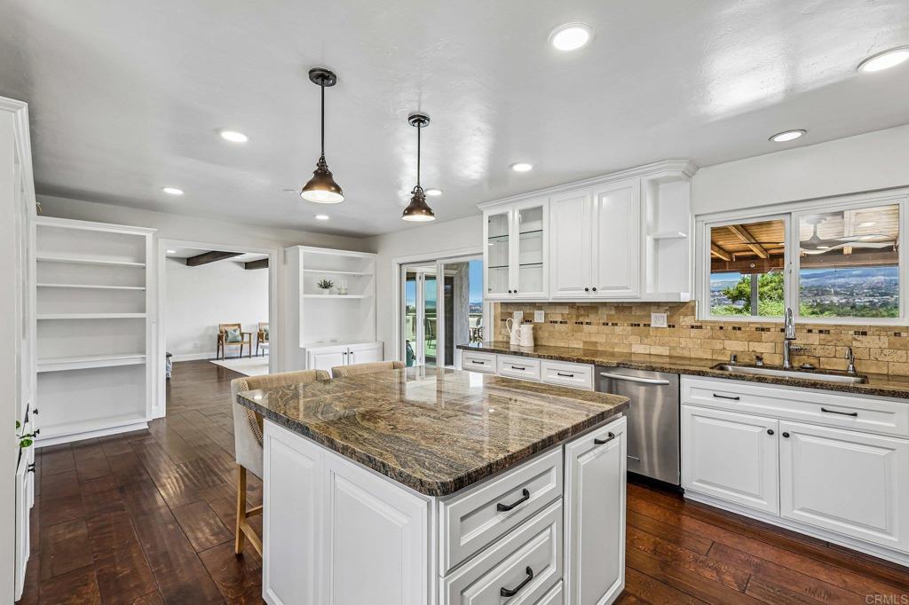 1052 Ranchito Vista Alpine, CA 91901 - Photo 13 of 72