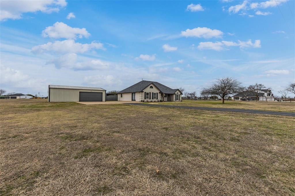 312 Corral Road Godley, TX 76044 - Photo 3 of 27 Gallery Image 3