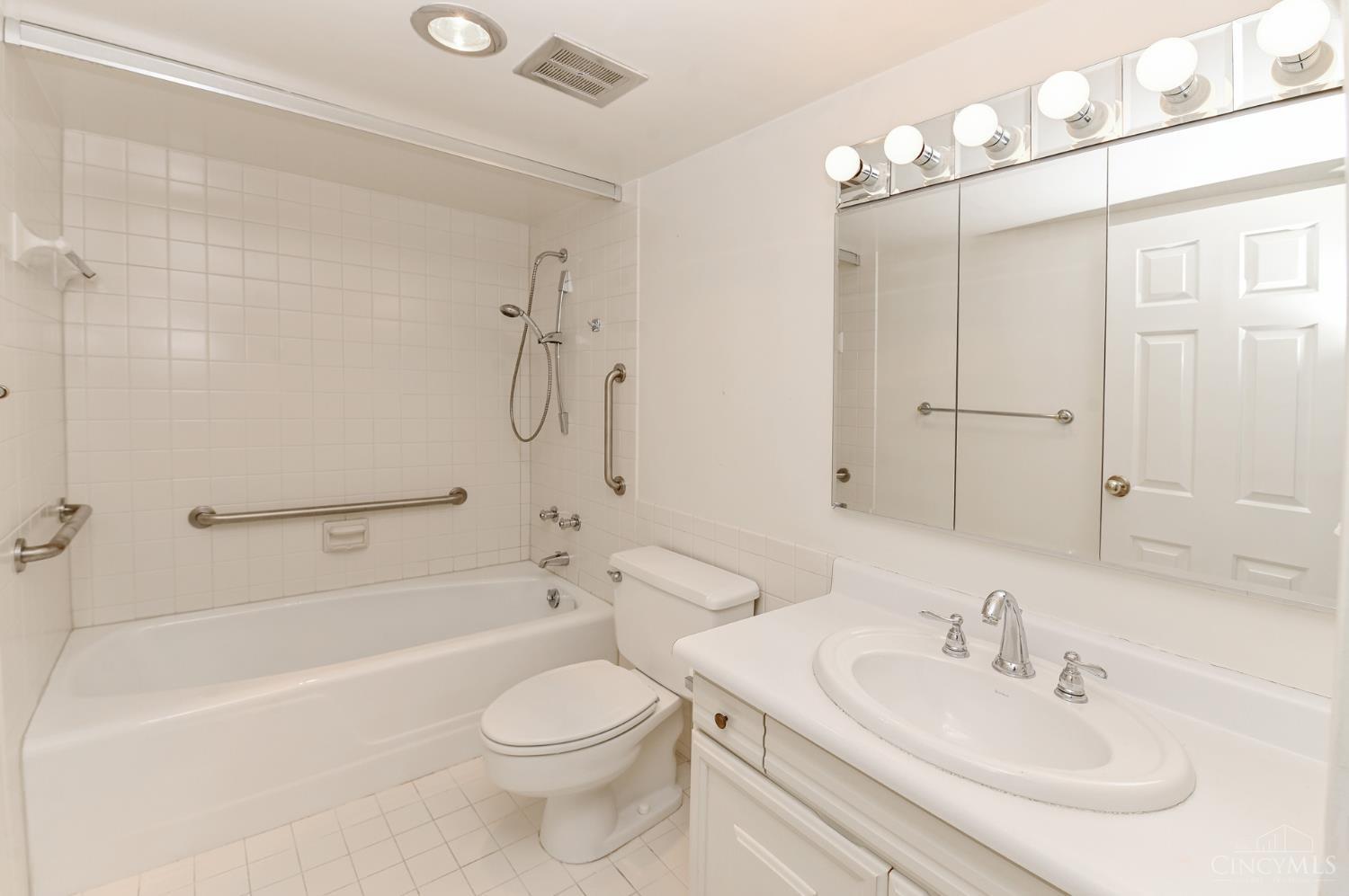 2444 Madison Road, Unit 1509 Cincinnati, OH 45208 - Photo 28 of 40