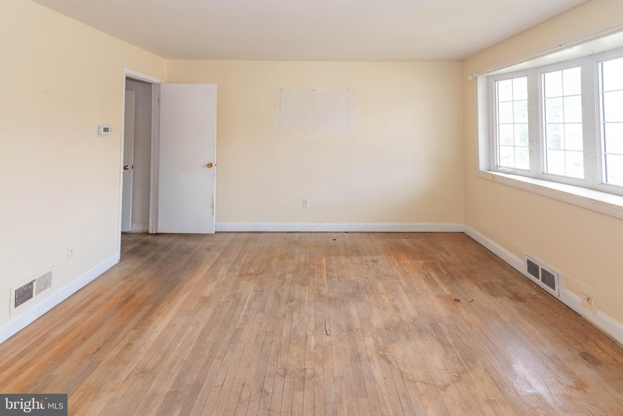 1249 Haverhill Road Baltimore, MD 21229 - Photo 7 of 46 Gallery Image 7
