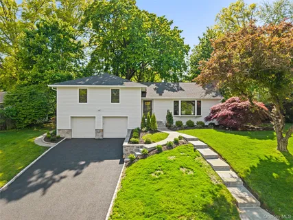$1,395,000 | 153 Waverly Road, Scarsdale, NY 10583