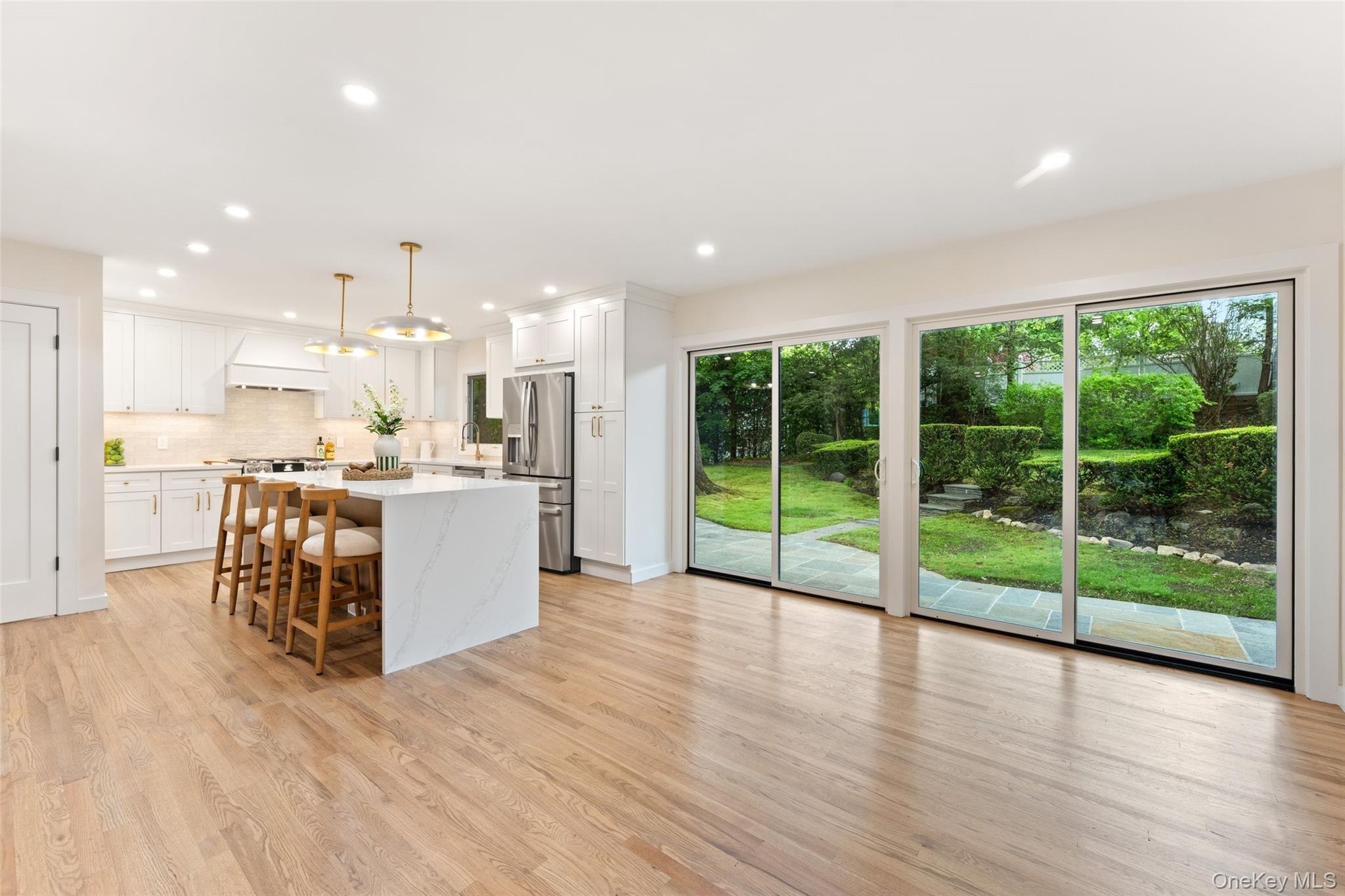 153 Waverly Road Scarsdale, NY 10583 - Photo 12 of 44 Dining area