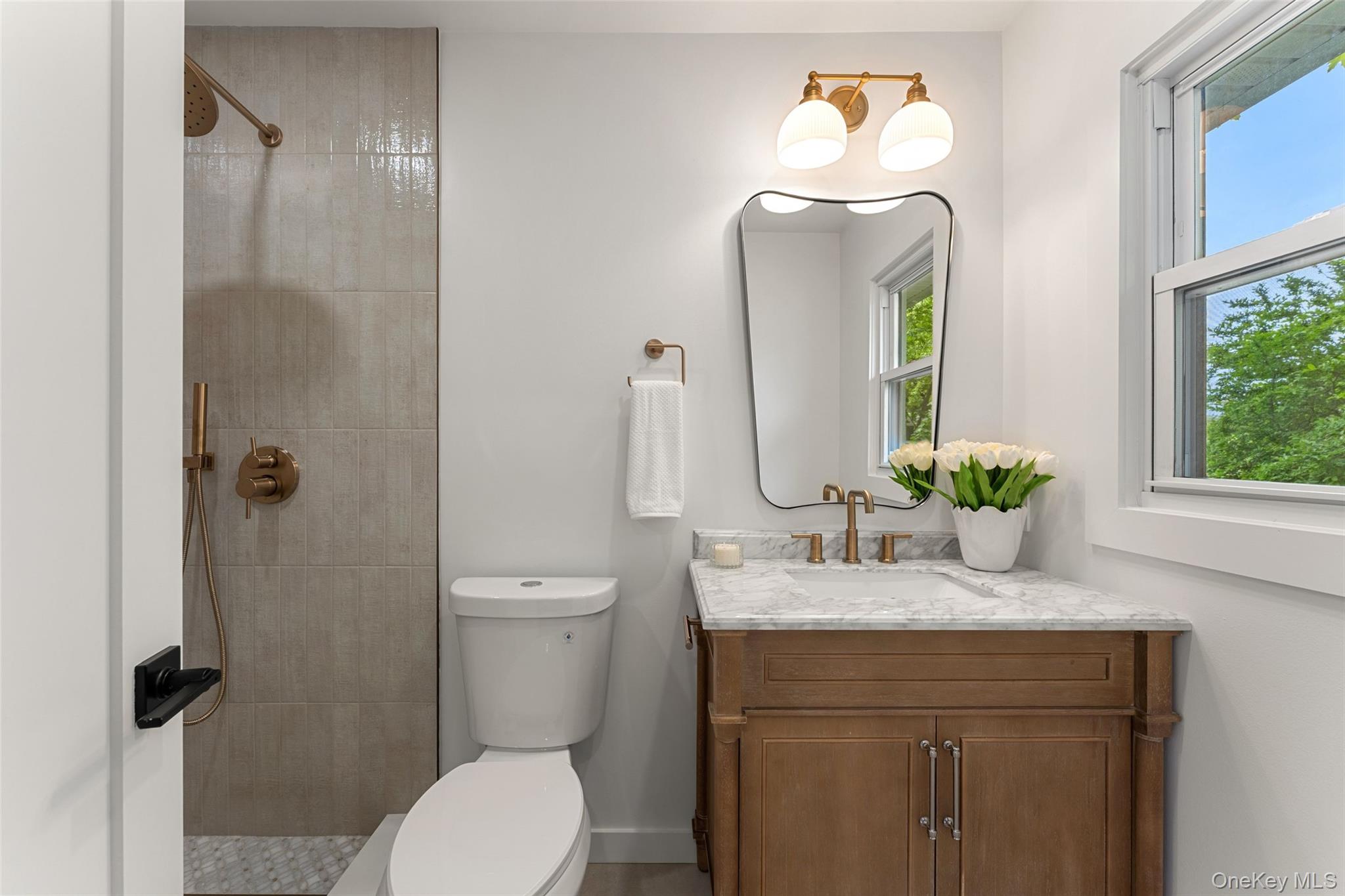 153 Waverly Road Scarsdale, NY 10583 - Photo 19 of 44 Primary en suite bathroom