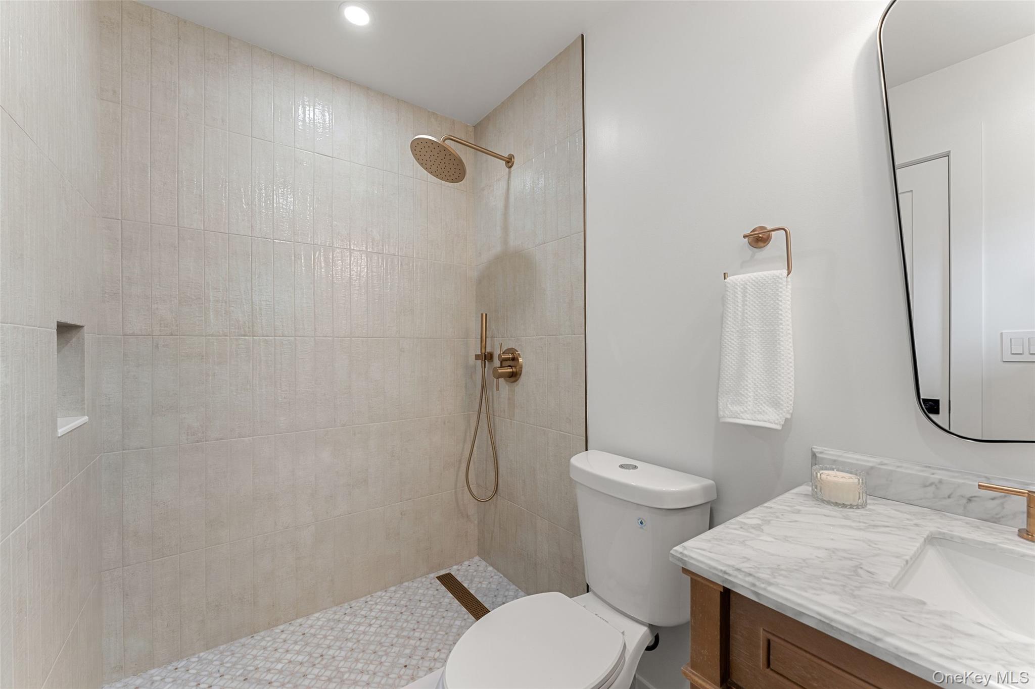 153 Waverly Road Scarsdale, NY 10583 - Photo 20 of 44 Primary en suite bath