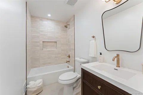 $1,395,000 | 153 Waverly Road, Scarsdale, NY 10583