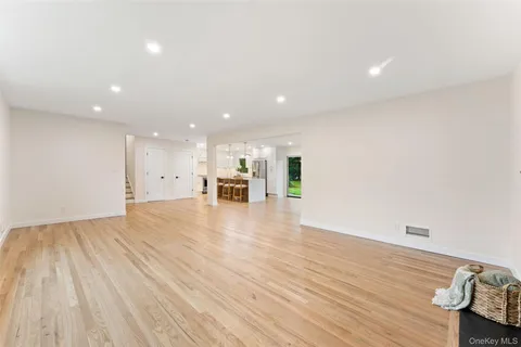 $1,395,000 | 153 Waverly Road, Scarsdale, NY 10583