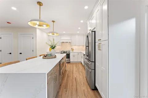 $1,395,000 | 153 Waverly Road, Scarsdale, NY 10583