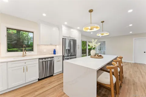 $1,395,000 | 153 Waverly Road, Scarsdale, NY 10583