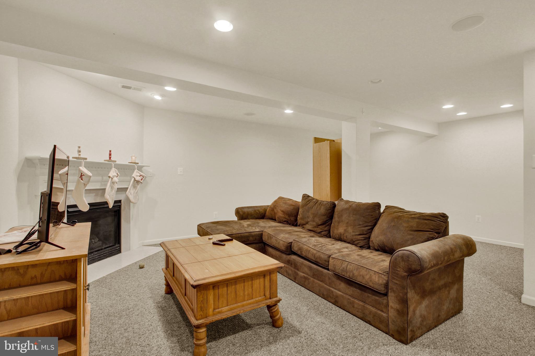320 Maple Drive Hanover, PA 17331 - Photo 16 of 23 a living room with furniture