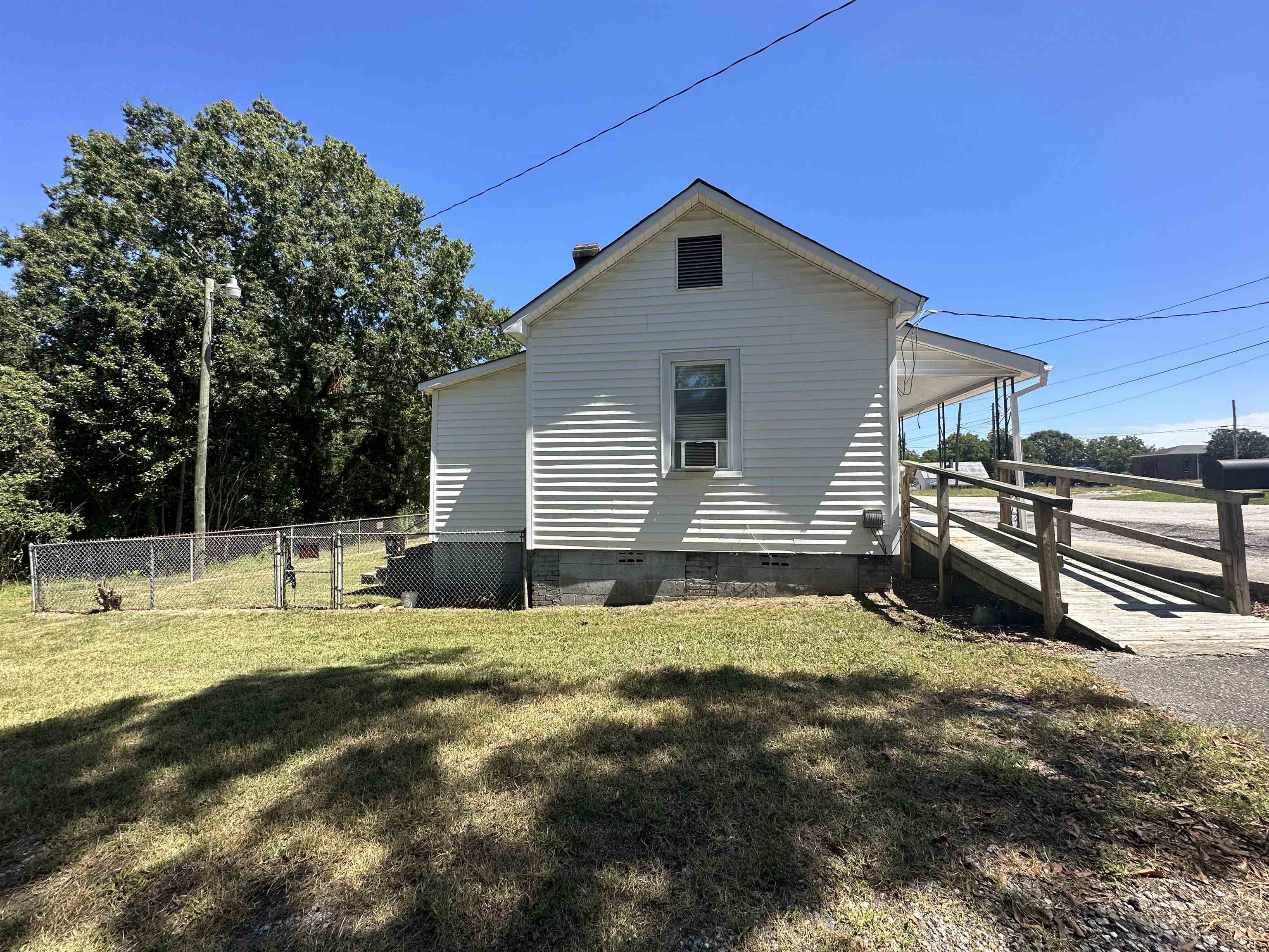 202 Spring Street Union, SC 29379 - Photo 3 of 22 Gallery Image 3