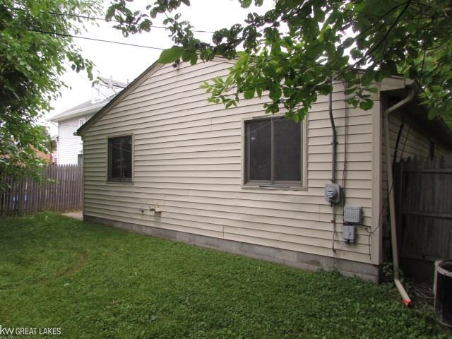 16932 Stephens Eastpointe, MI 48021 - Photo 13 of 16