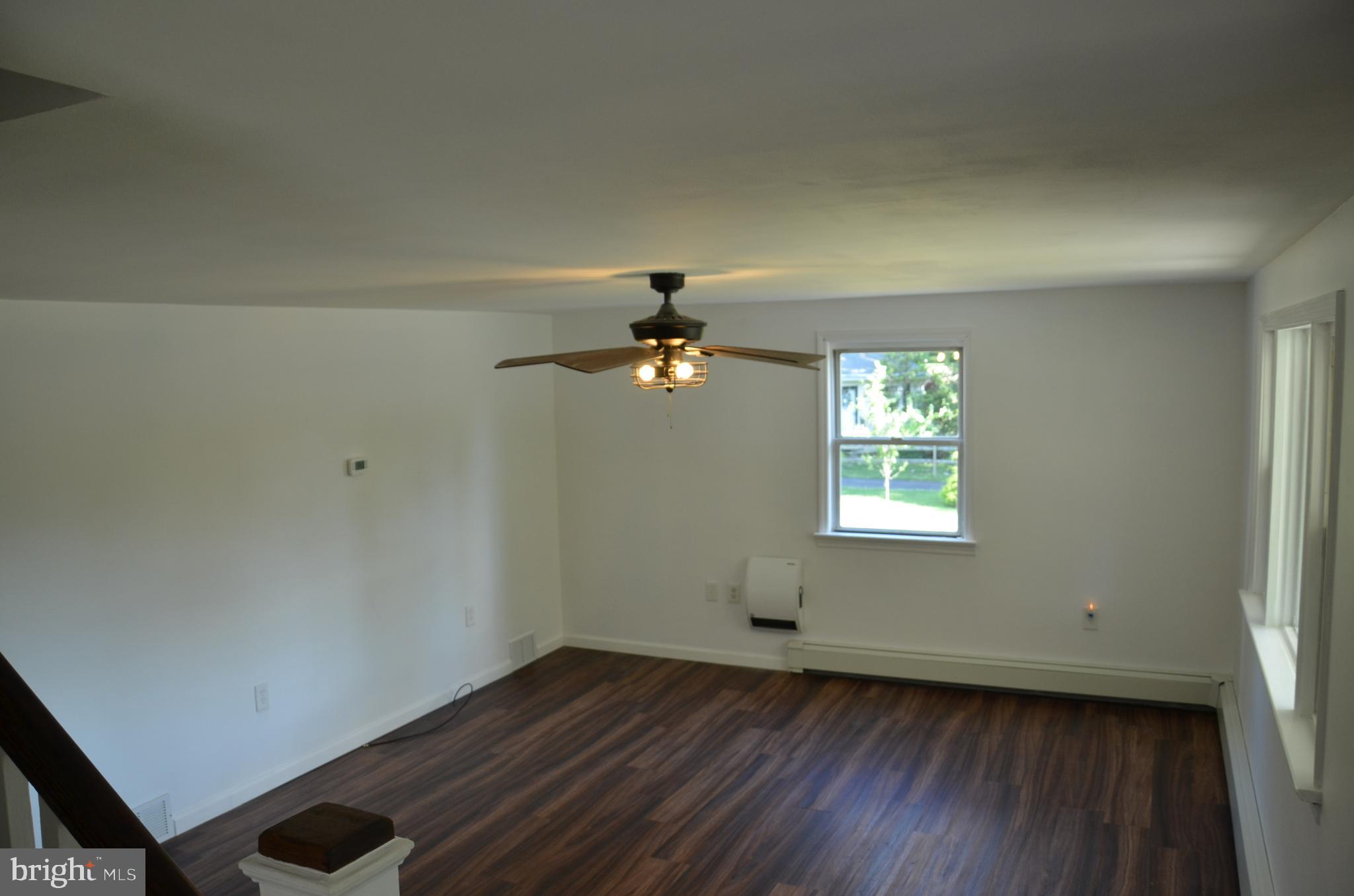 28 Seidel Road Reading, PA 19606 - Photo 14 of 24 Living Room