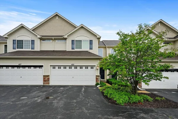 $2,255 | 485 South Jade Lane, Round Lake, IL 60073