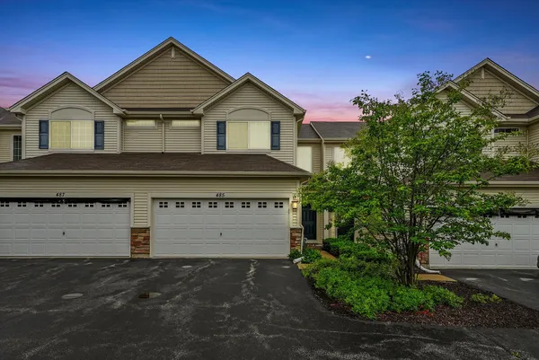 $2,255 | 485 South Jade Lane, Round Lake, IL 60073