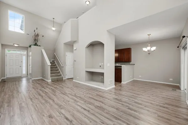 $2,255 | 485 South Jade Lane, Round Lake, IL 60073