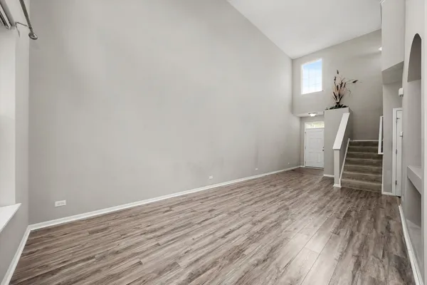 $2,255 | 485 South Jade Lane, Round Lake, IL 60073