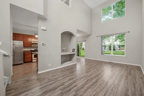 $2,255 | 485 South Jade Lane, Round Lake, IL 60073