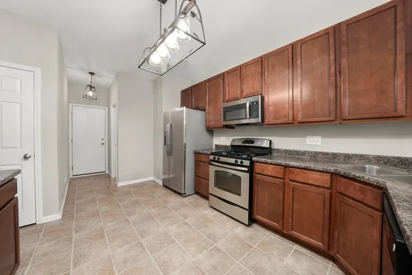 $2,255 | 485 South Jade Lane, Round Lake, IL 60073