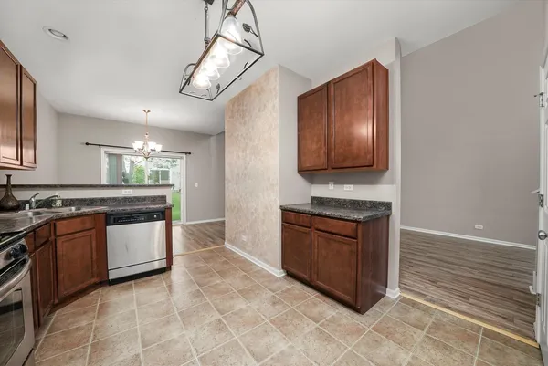 $2,255 | 485 South Jade Lane, Round Lake, IL 60073