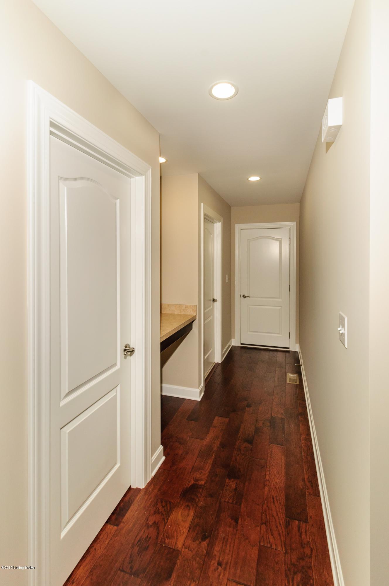 2710 Razor Ridge Court Louisville, KY 40299 - Photo 20 of 34 020_Hallway