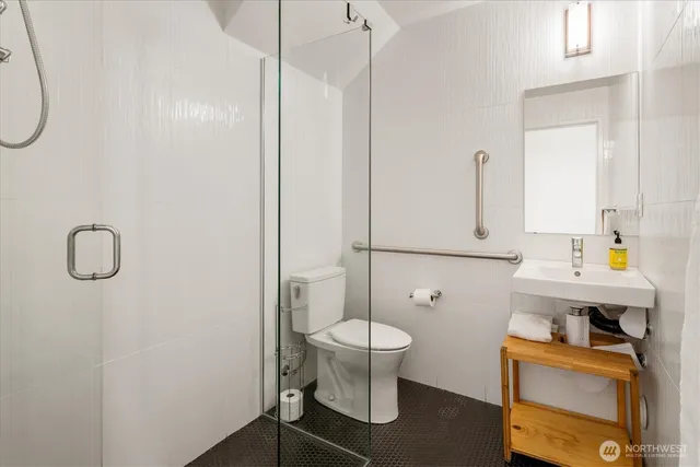 $783,000 | 551 28th Avenue, Seattle, WA 98122