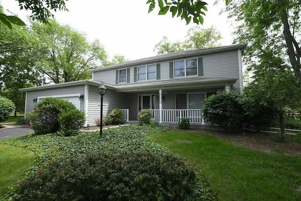 $500,000 | 1817 Charnbrook Drive, McHenry, IL 60051
