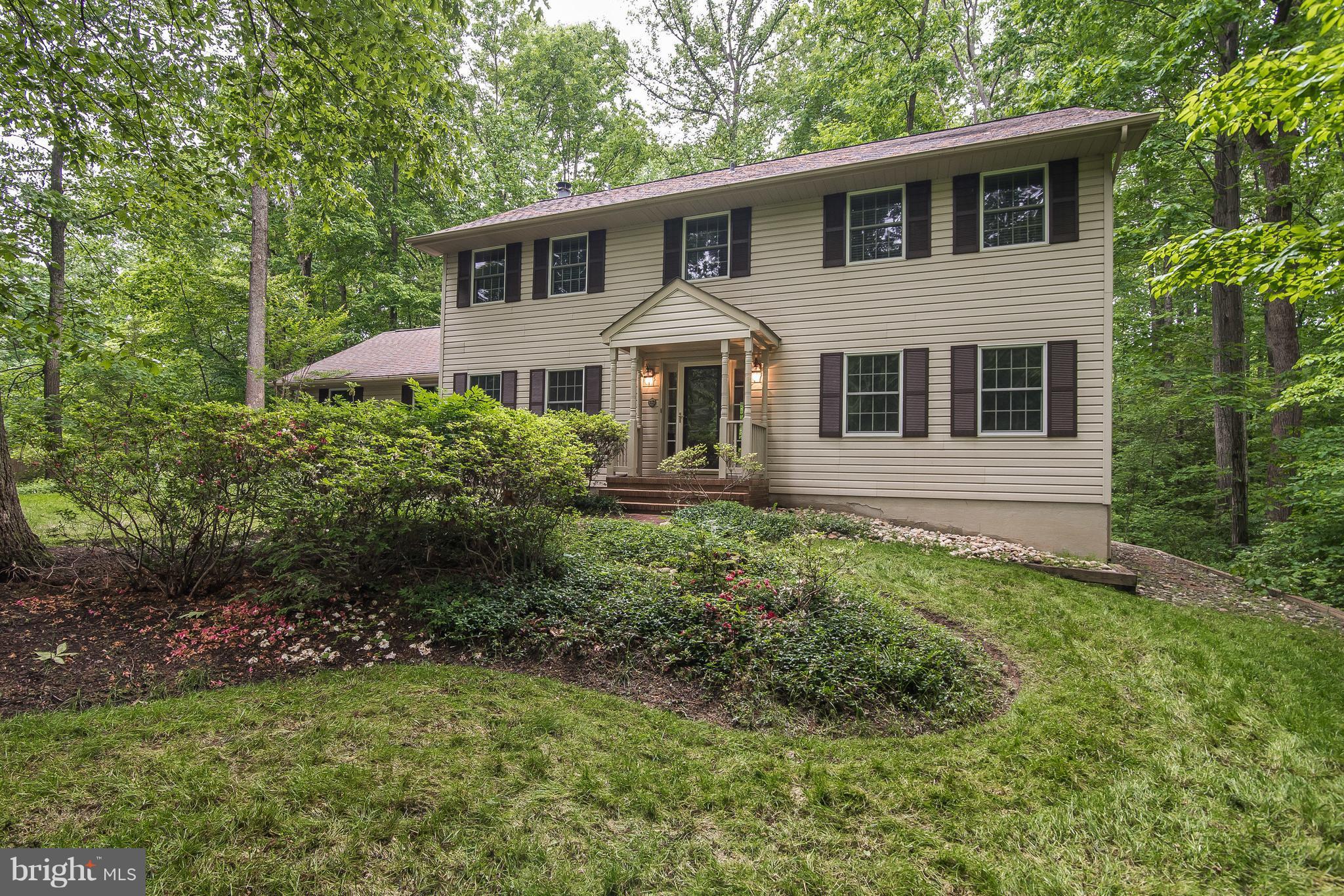 3190 Rolling Road Edgewater, MD 21037 - Photo 3 of 30 Steps from Beards Creek, plenty of H20 amenities!