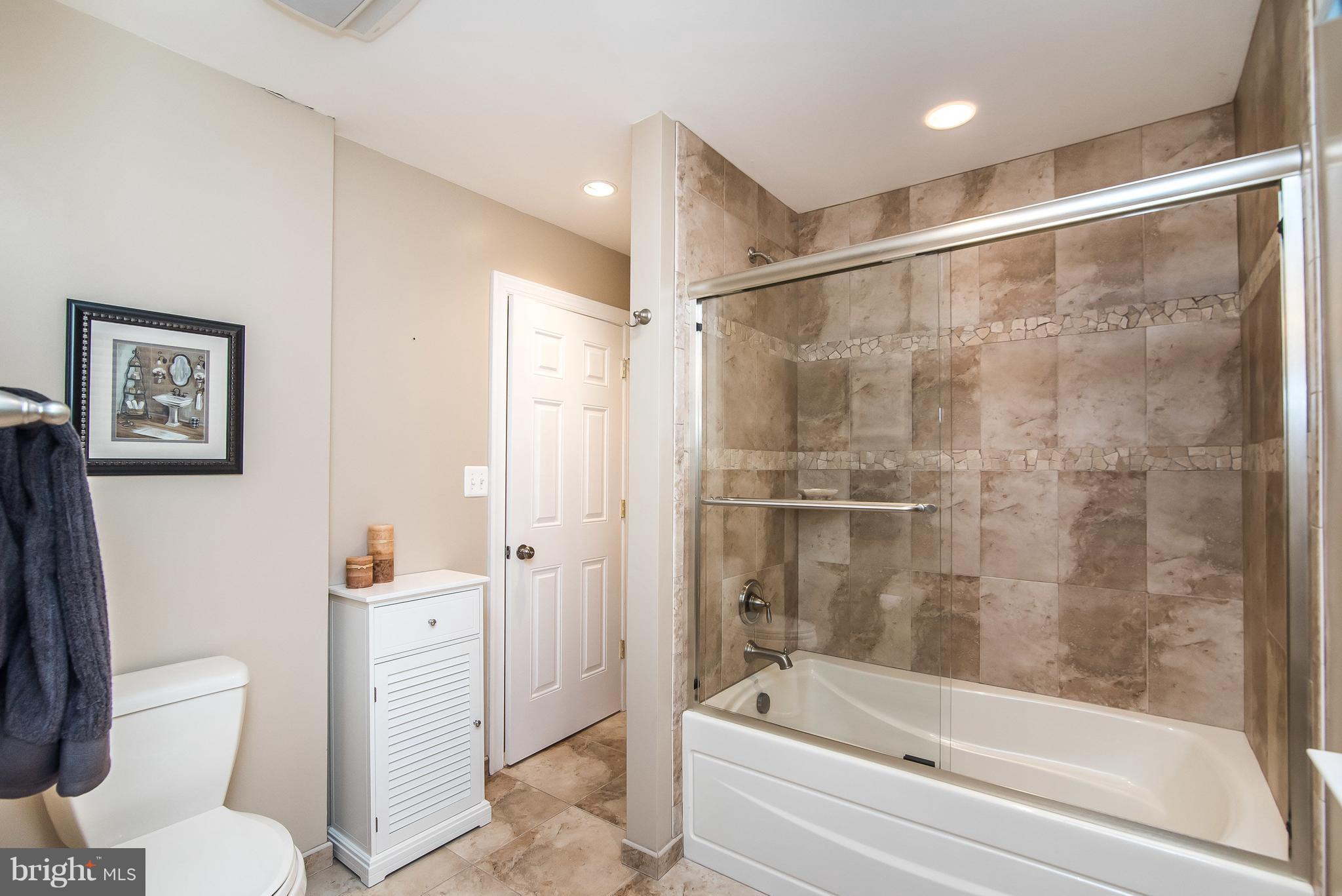3190 Rolling Road Edgewater, MD 21037 - Photo 24 of 30 Gorgeous tiled tub/shower combo
