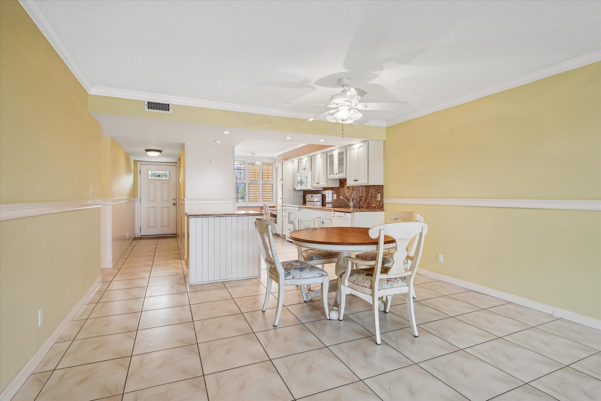 985 Southeast 19th Avenue, Unit 303 Deerfield Beach, FL 33441 - Photo 12 of 20 04-Kucharska-985 SE 19th Ave #303-4