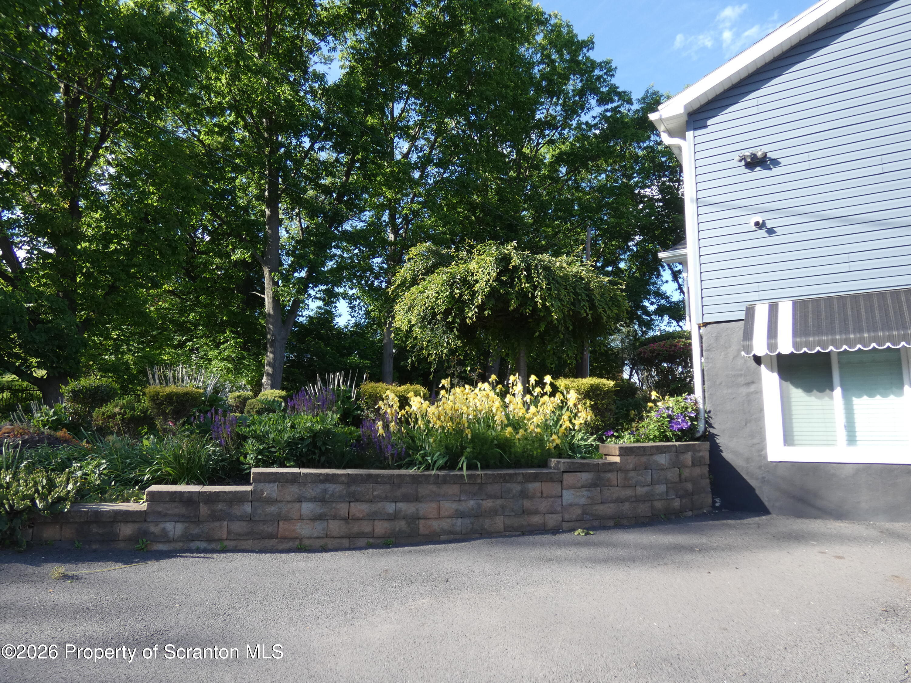607 3rd Avenue, Unit LOWER LEVEL) Scranton, PA 18505 - Photo 4 of 45 P1040270