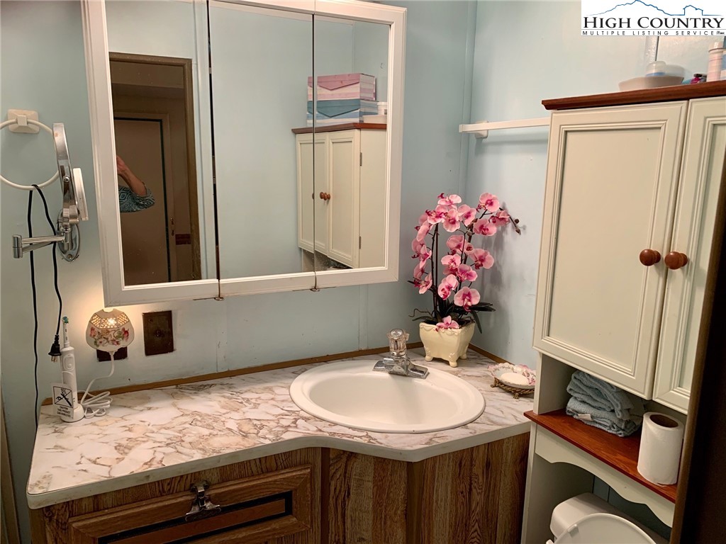 150 Spruce Pine Road Newland, NC 28657 - Photo 10 of 20 Gallery Image 10