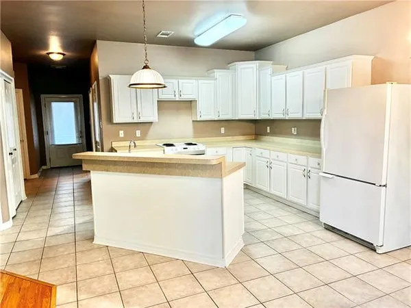 $210,000 | 40128B Emerald Drive, Unit B, Ponchatoula, LA 70454